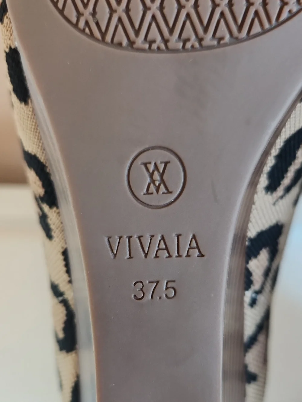 Vivaia Margot Wedge Leopard Knit Pointed Toe Pump Heels Beige/Black Size 37.5